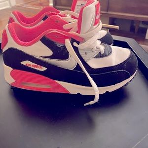 NIKE AIR MAX. Sneakers.  [GIRLS]